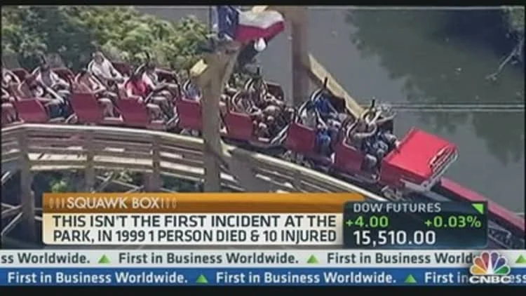 1999 incident where someone died at Six Flags discussed in news segment.