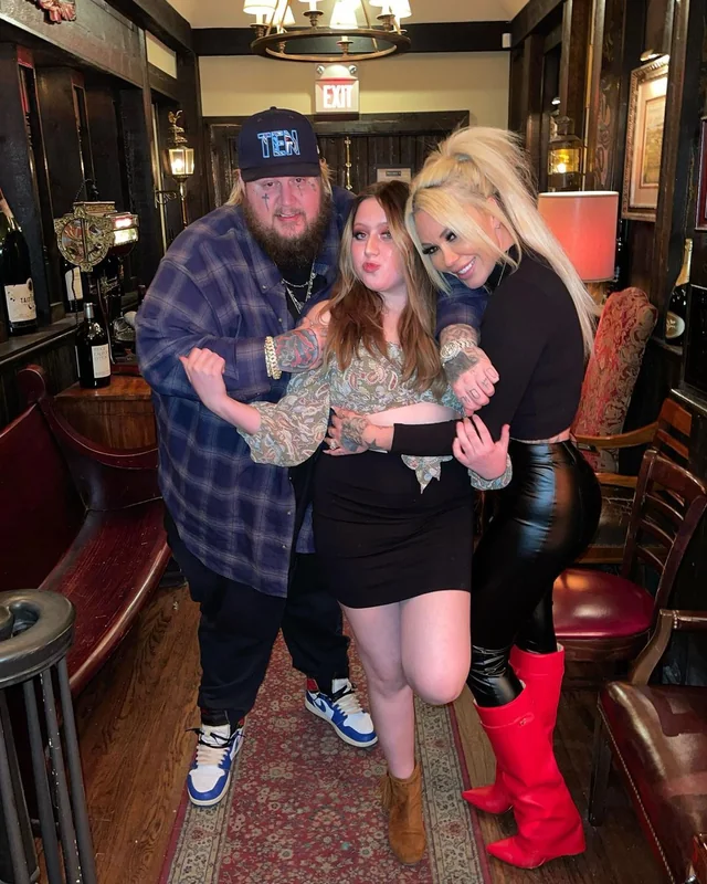 Bunnie XO with friends, reflecting on her lifestyle and bunnie xo net worth.