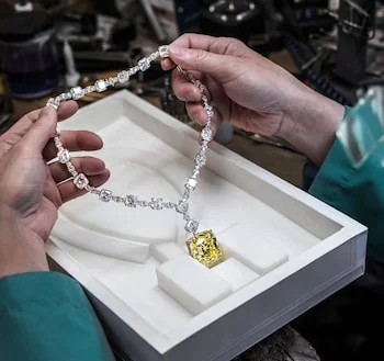 Craftsmanship behind the Lady Gaga ring being showcased.