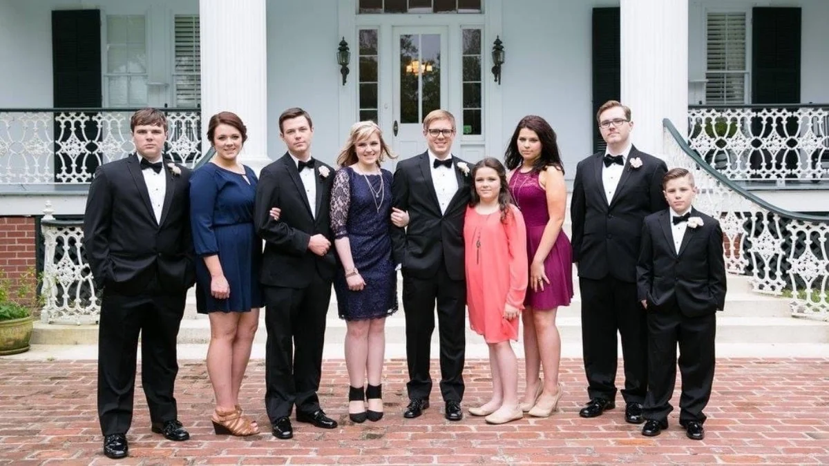 Dawn Simmons missing person case family photo.